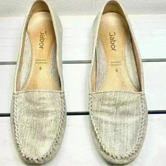 Gabor Women’s Metallic Handmade Moccasin Size 8 1/2 US (UK sizing 6) - Picture 9 of 12